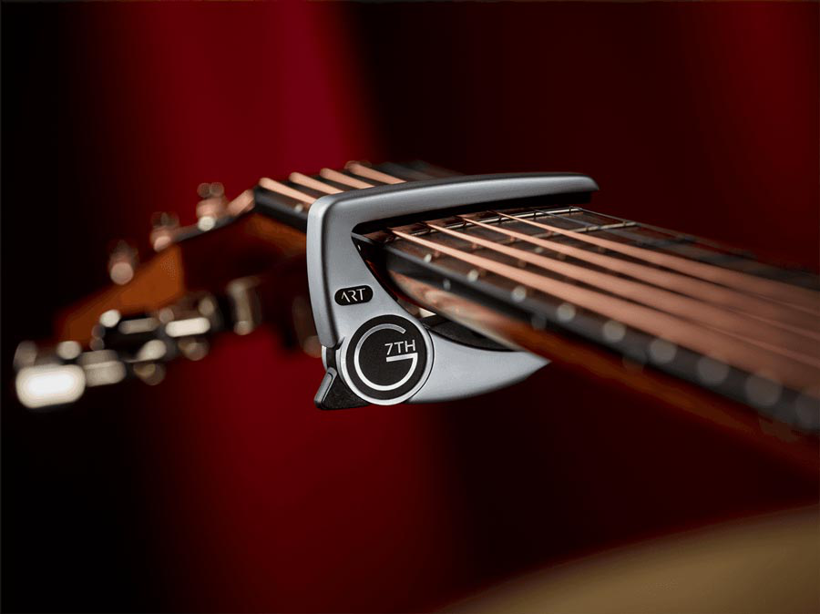 G7th Capo performance 3 steelstring