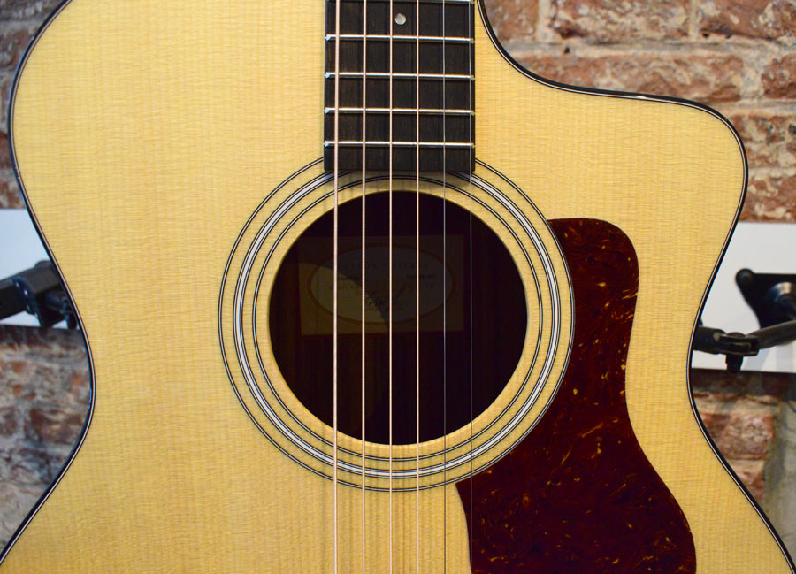 Taylor 214CE Plus