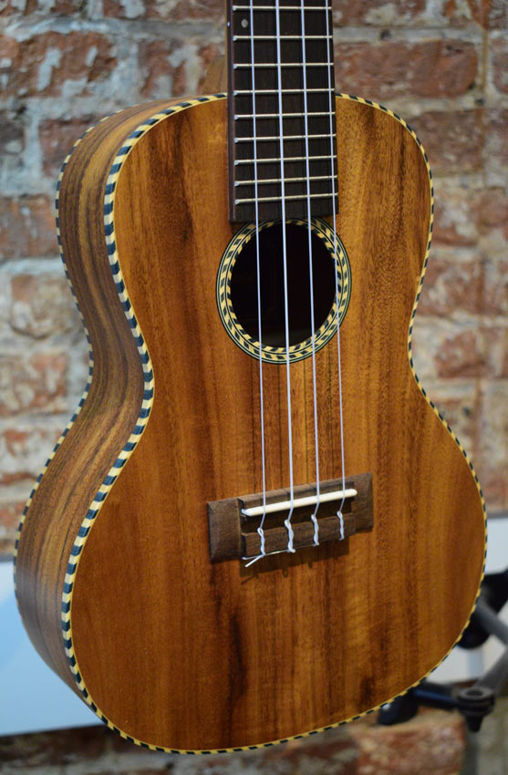 Baton Rouge UV91-C-NR Concert ukulele