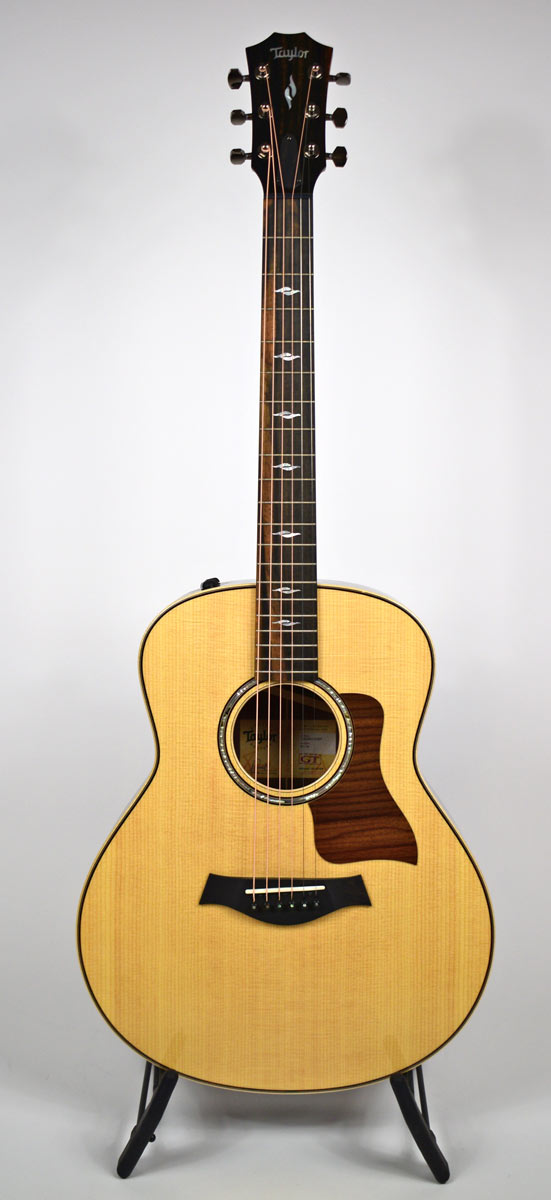 Taylor GT811e Grand Theater