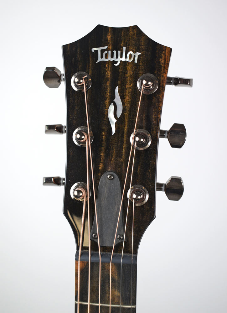 Taylor GT811e Grand Theater