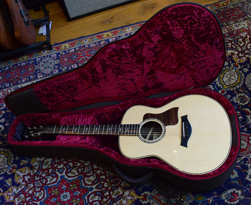 Taylor GT811e Grand Theater