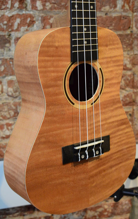 Tanglewood Tiare TWT6 Concert ukulele