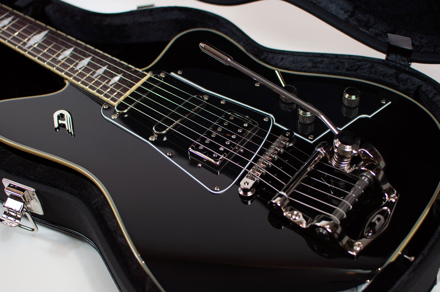 Duesenberg Paloma Black