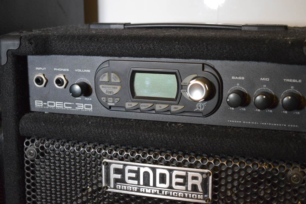 Fender B-DEC 30