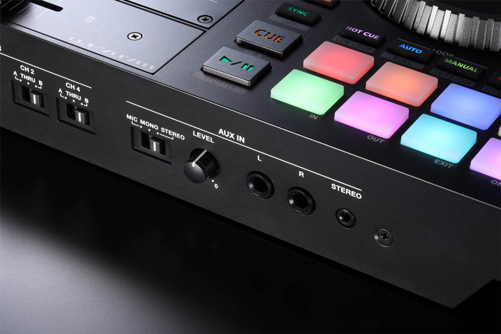 Roland DJ-707M DJ controller