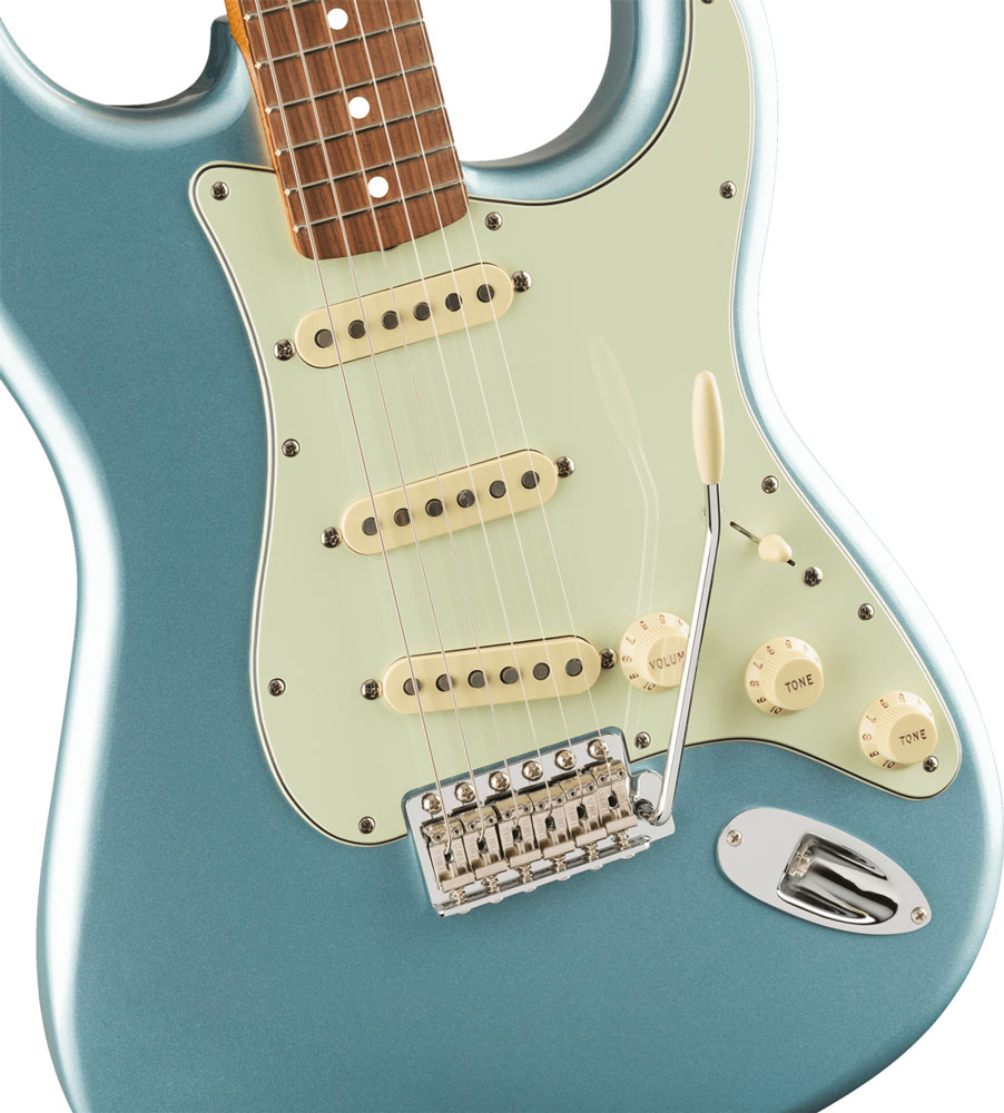 Fender Vintera 60s Stratocaster PF Ice Blue Metallic