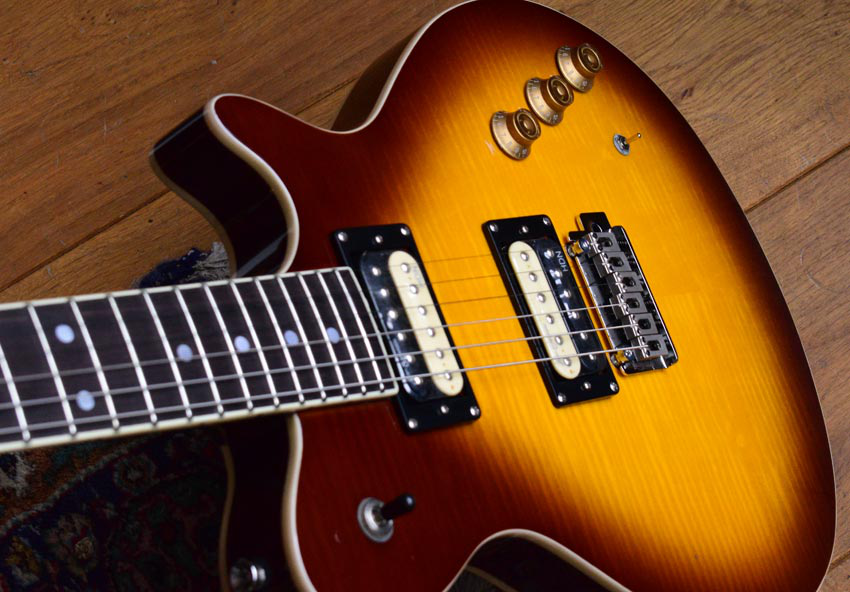 Revelation RGS33 DLX Vintage sunburst