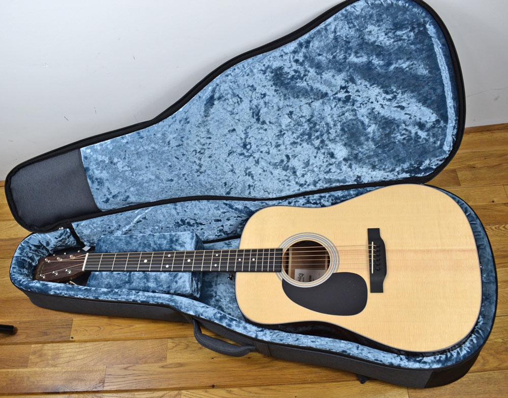 Martin D12E-L Road series