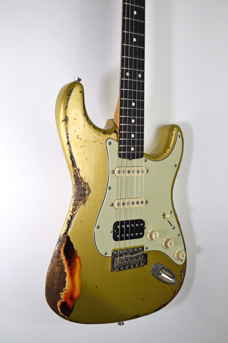 Del-Tone 60s S-Style HSS Gold over Sunburst