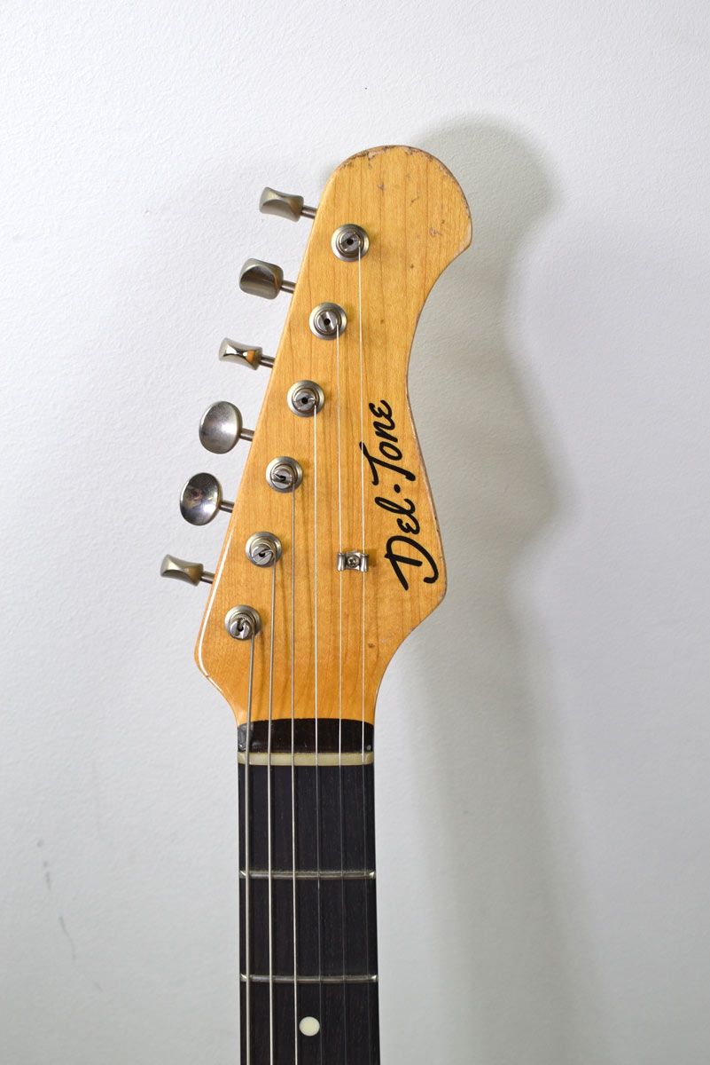 Del-Tone 60s S-Style HSS Gold over Sunburst