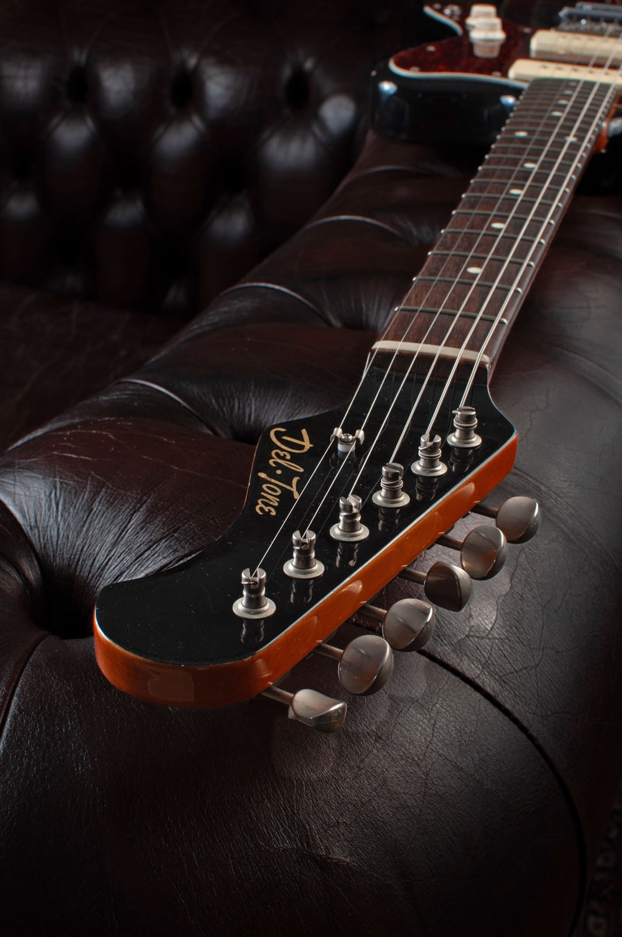 Del-Tone JM-style Black matching headstock