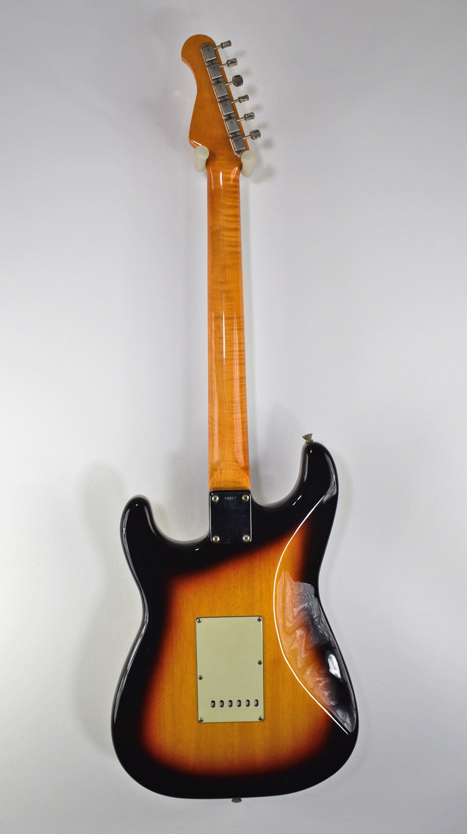 Del-Tone 60s S-style 3-tone Sunburst Light Aged