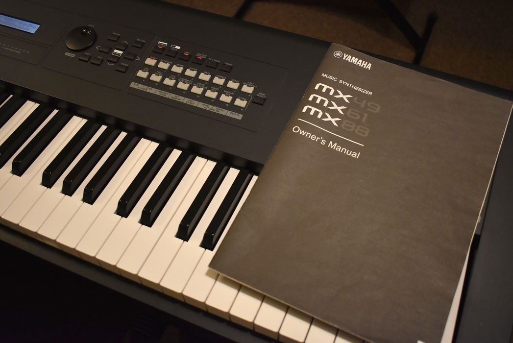 Yamaha MX88 synthesizer Jong gebruikt