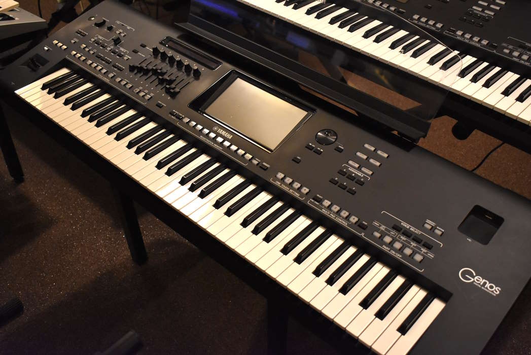 Yamaha Genos 76 digitaal workstation ( Occasion-B )