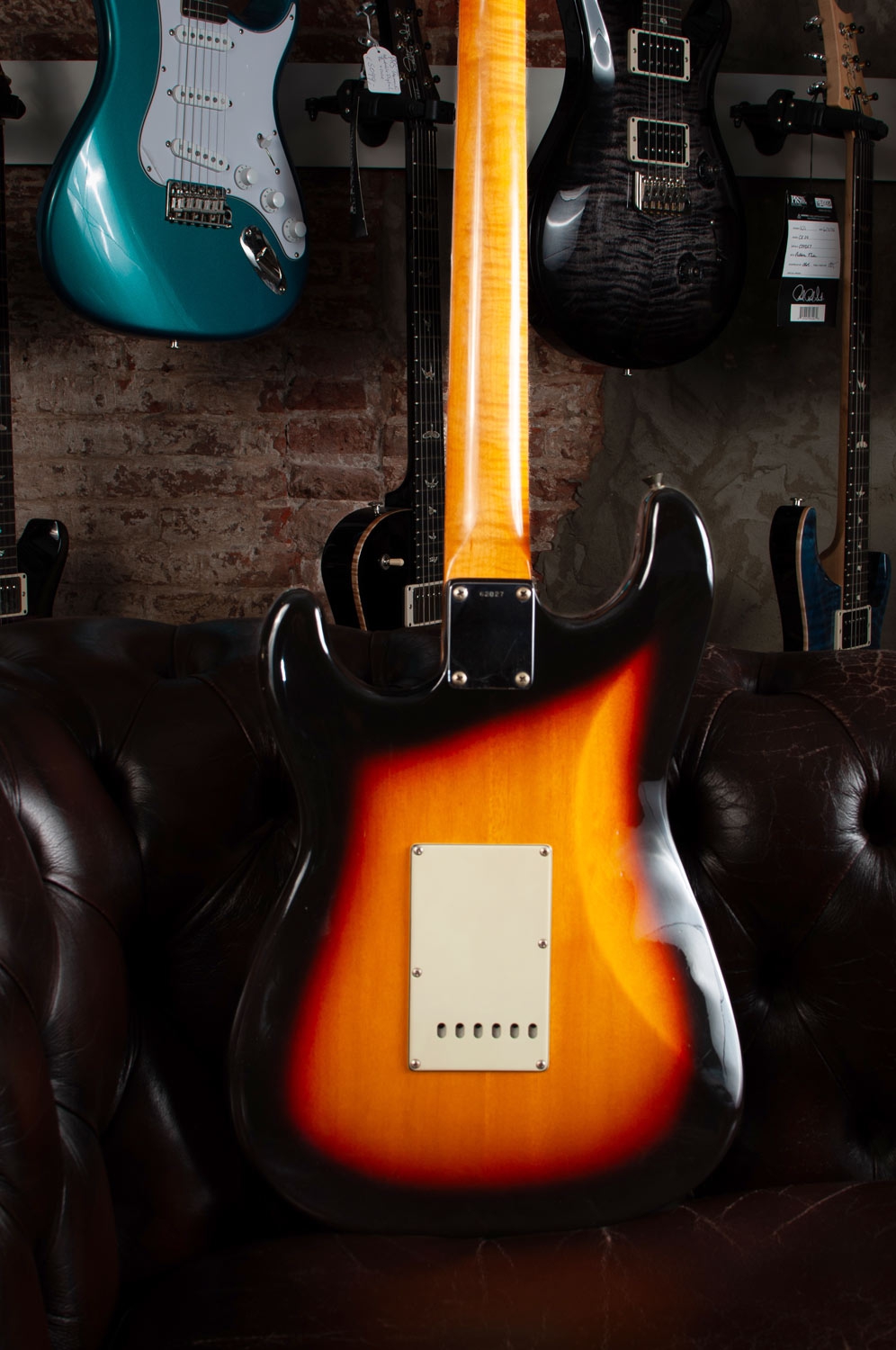 Del-Tone 60s S-style 3-tone Sunburst Light Aged