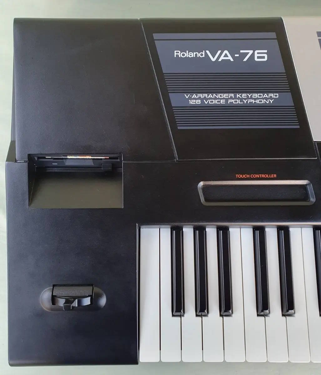 Roland VA76 Keyboard /Workstation occasion