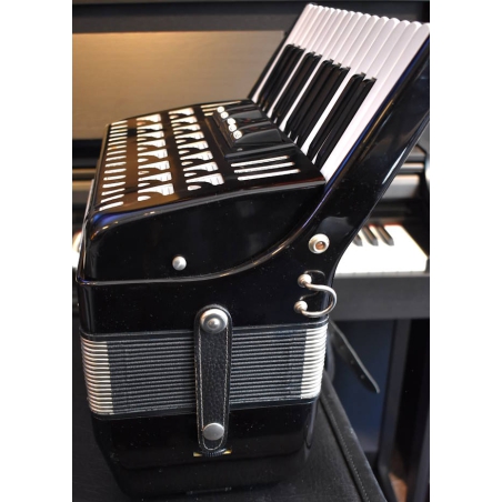 Delicia Junior 23 72Bas Accordeon B Stock