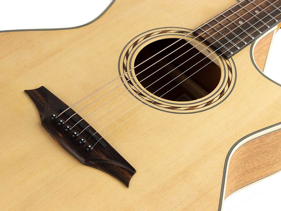 Bromo BAT2CE Tahoma Series auditorium guitar