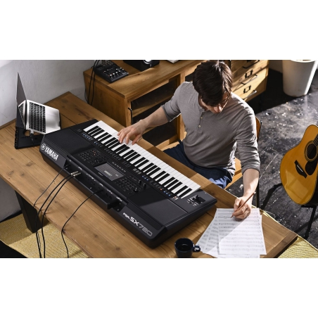 Yamaha PSR-SX720 B keyboard