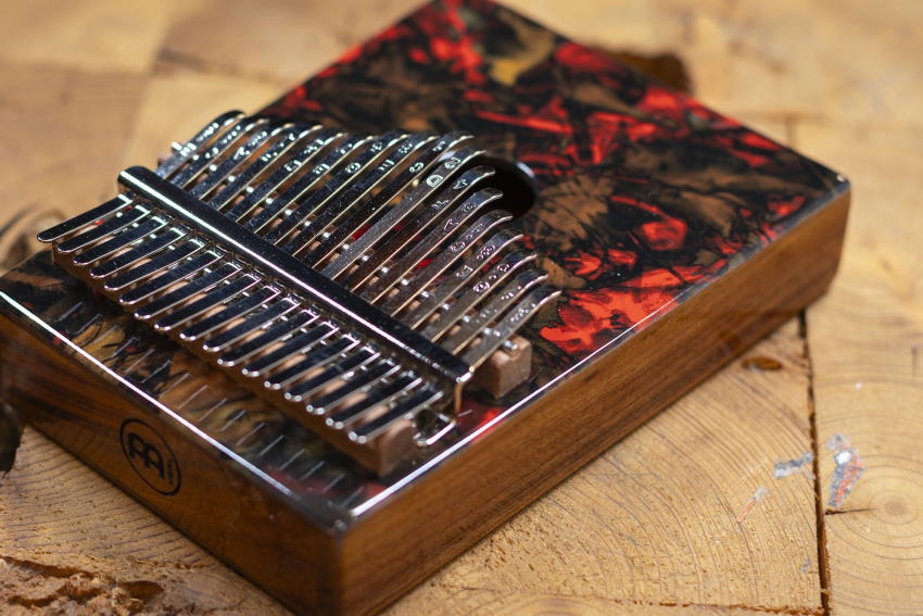 Meinl KA17LV Sound Hole Designer Kalimba Lava