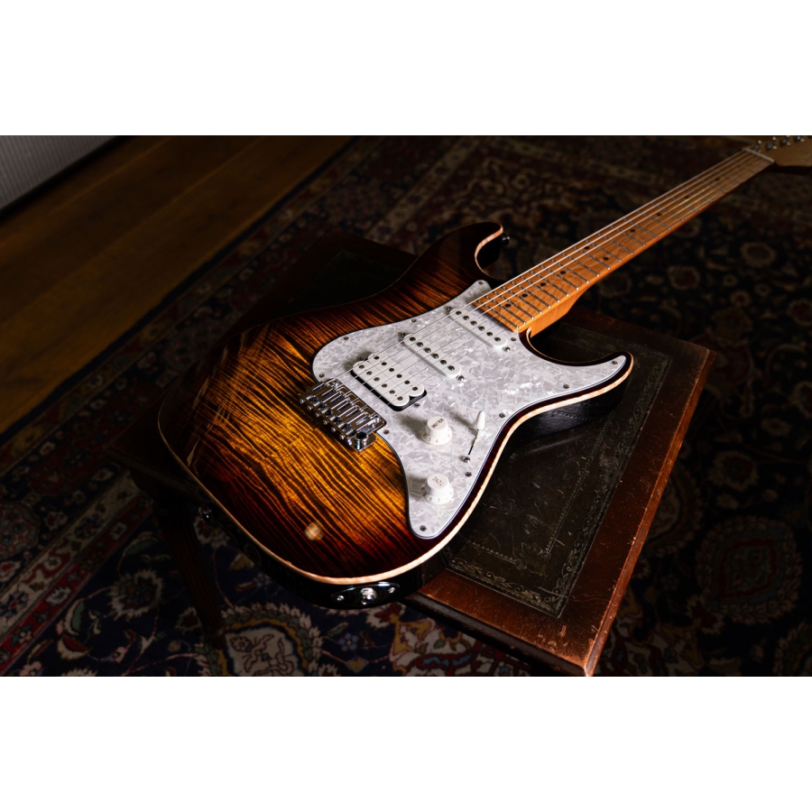 Suhr Standard Plus Roasted Maple HSS Bengal Burst