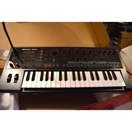 Roland JD-Xi Synthesizer