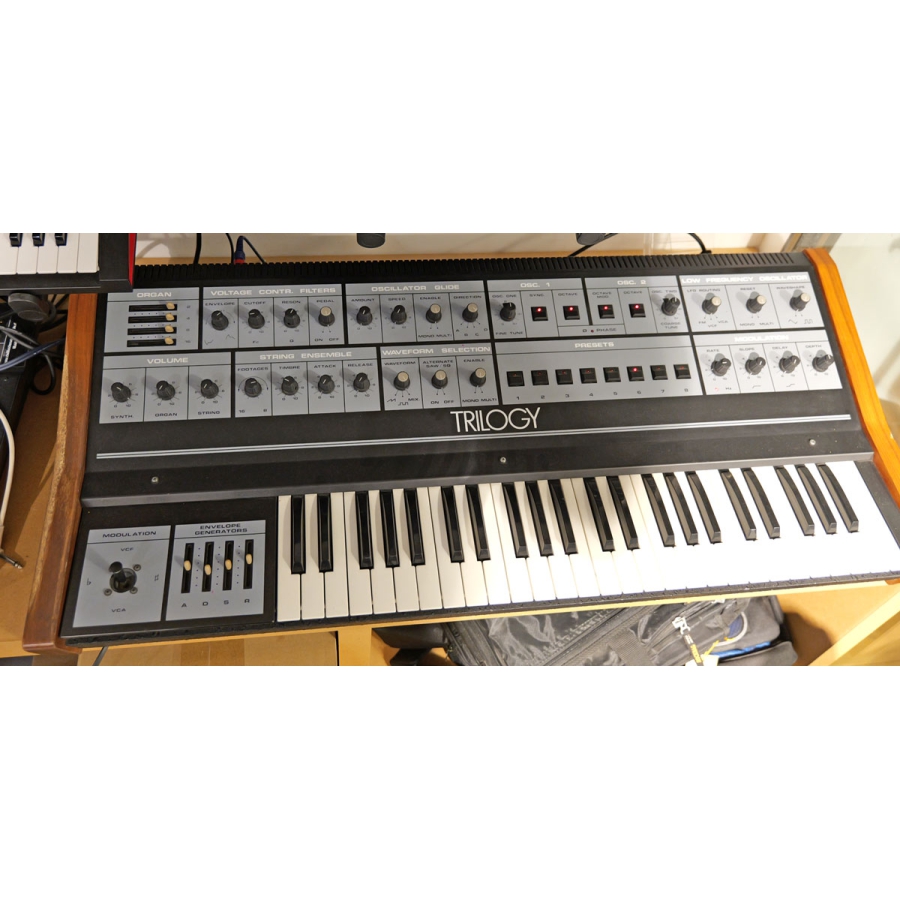 Crumar Trilogy Synthesizer vintage 80s