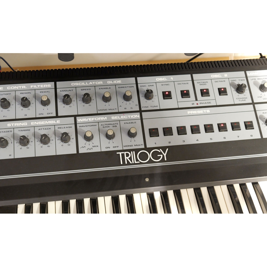 Crumar Trilogy Synthesizer vintage 80s