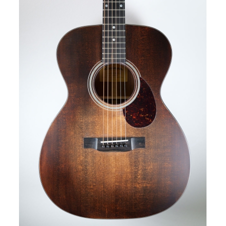 Eastman E1OM-CLA classic