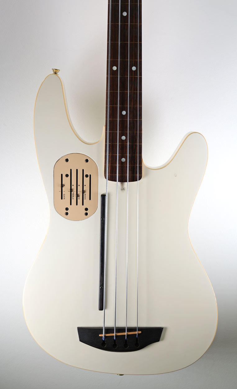 GODIN LR Baggs model fretless Bass White