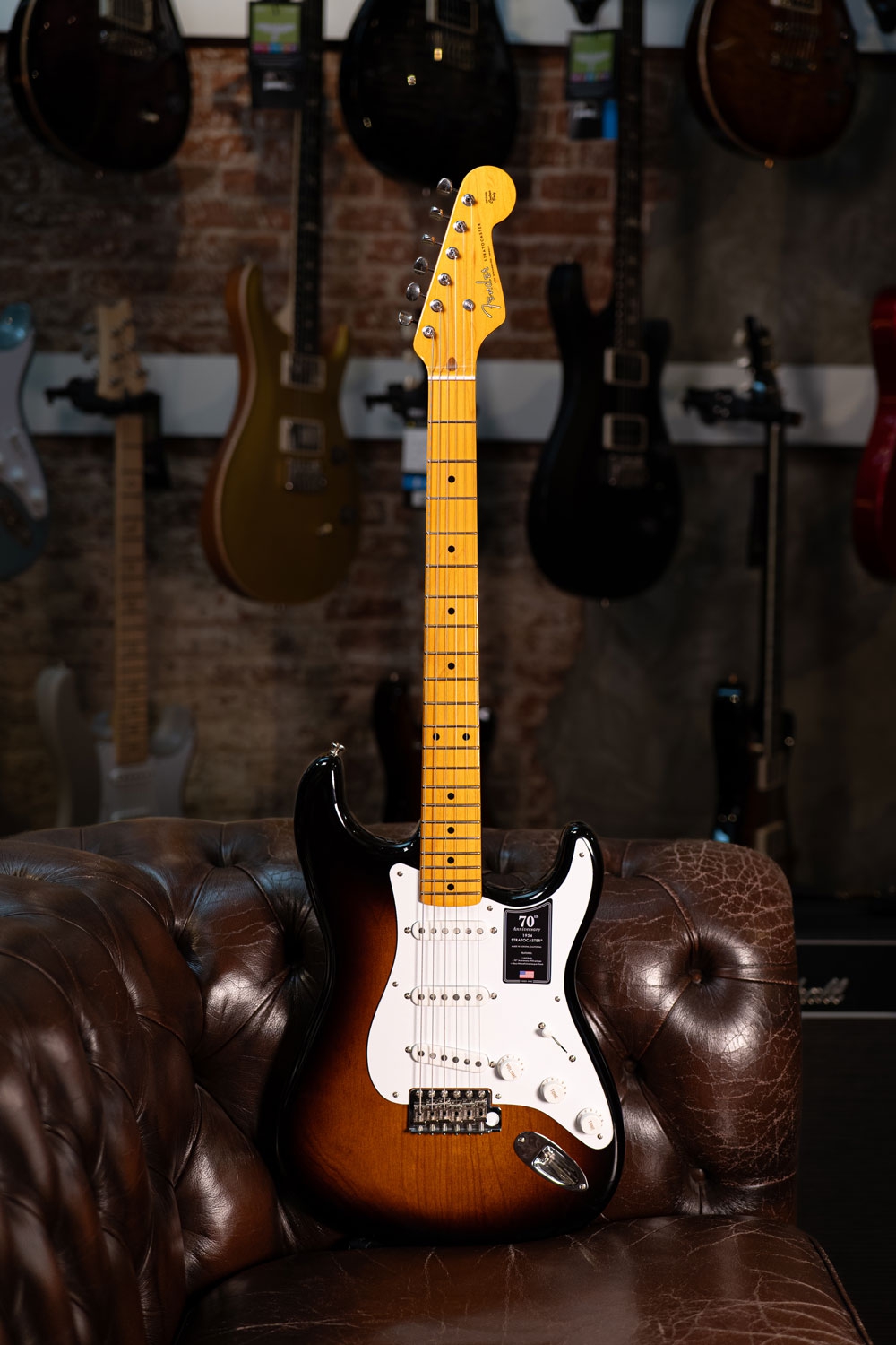 Fender 70th Anniversary American Vintage II 54 STRAT MN 2TS