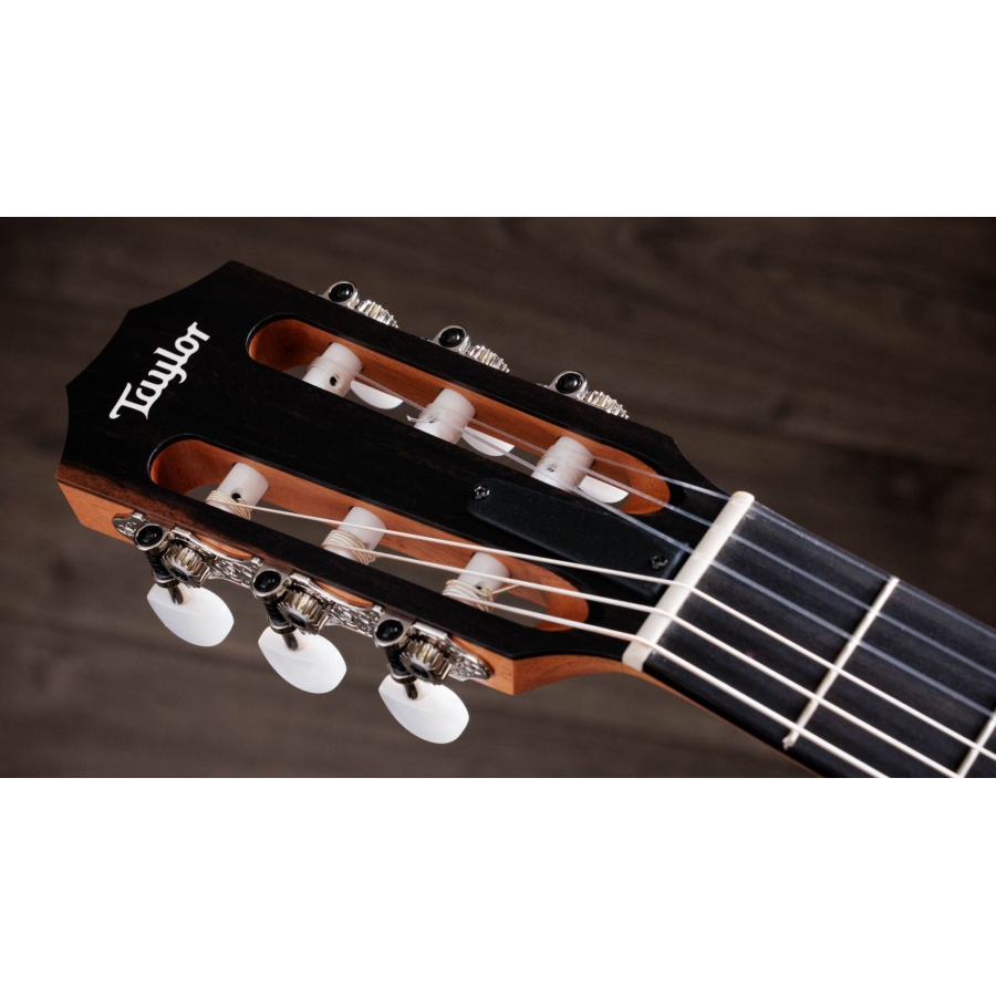 Taylor 212CE-N Plus Rosewood