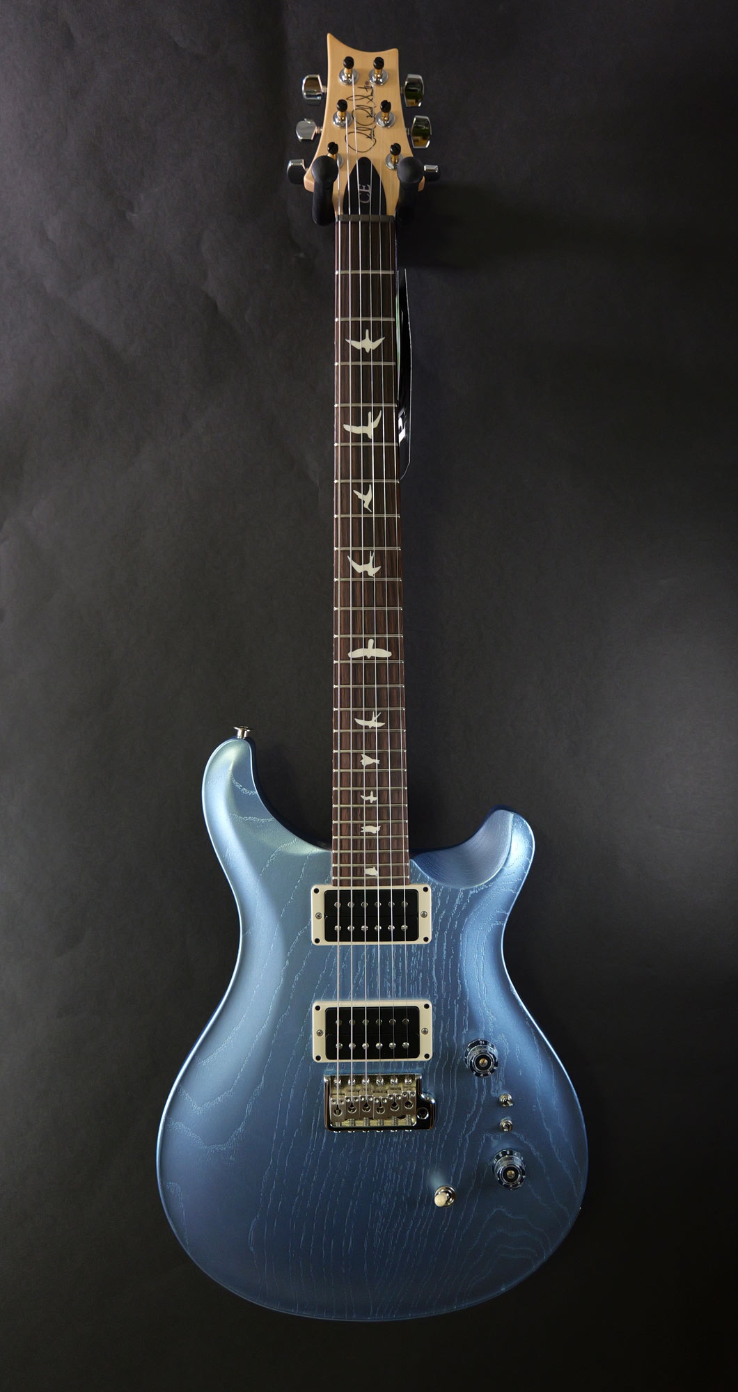 PRS CE24-08 Swamp Ash Satin Frost Blue Metallic LTD