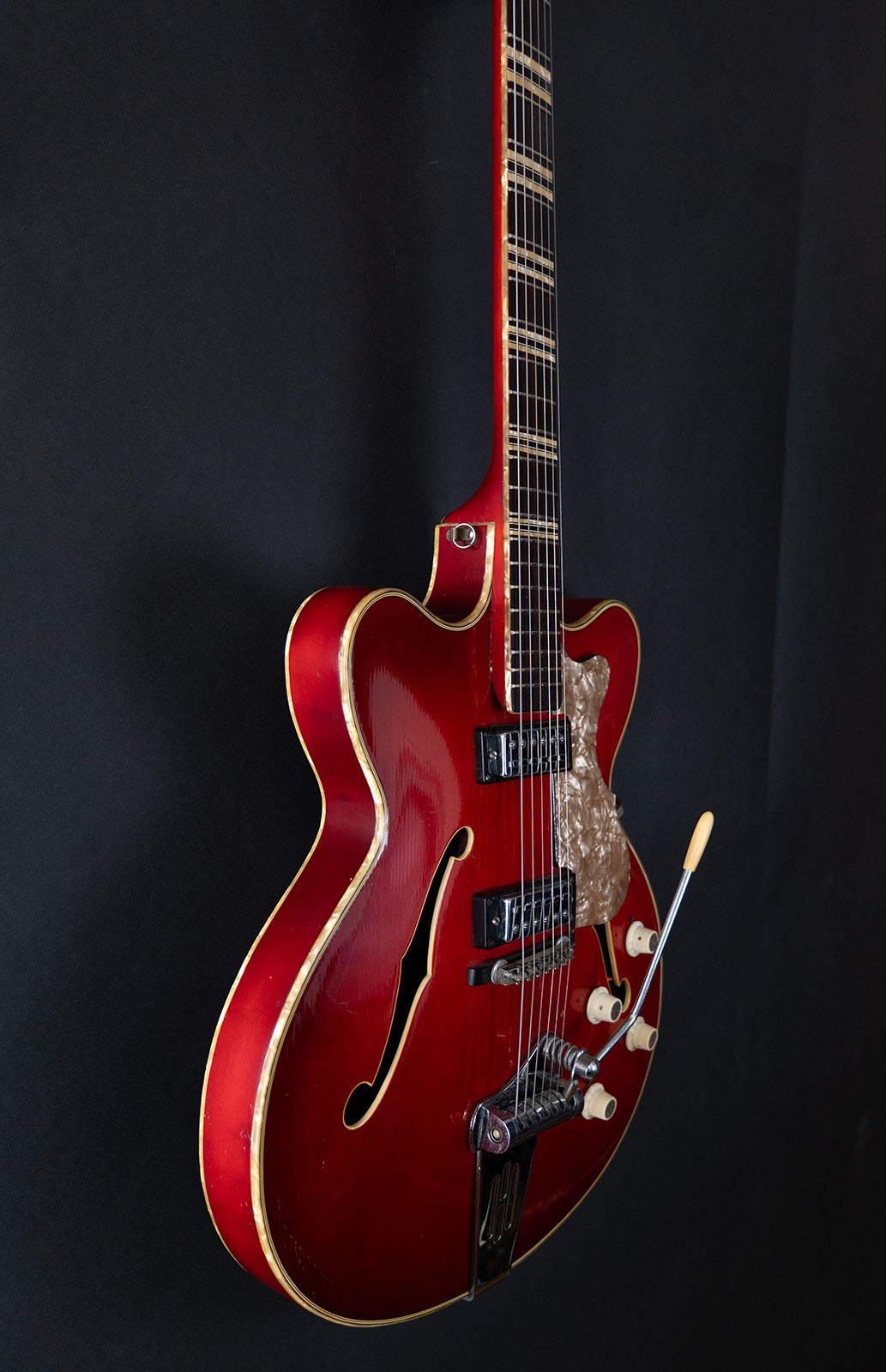 Hofner Verithin Cherry Red 1964